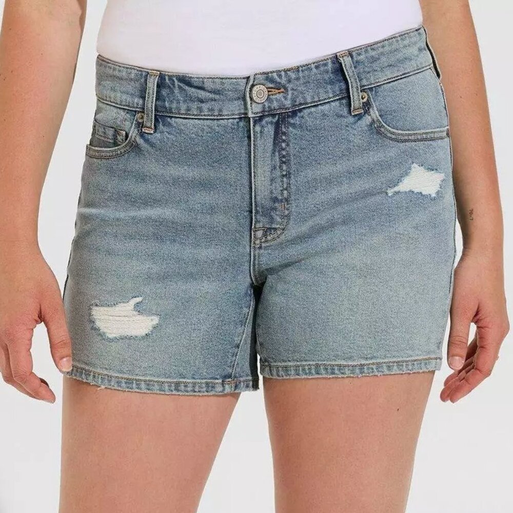 ❤️NWT TORRID JEAN SHORTS - DISTRESSED DESTRUCTED DENIM - SIZE 22